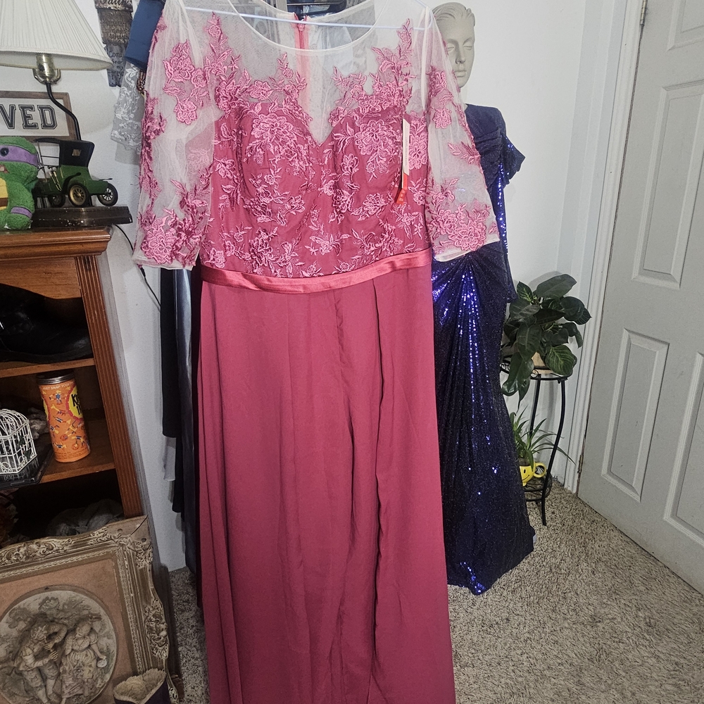 Elegant Pink Lace Gown